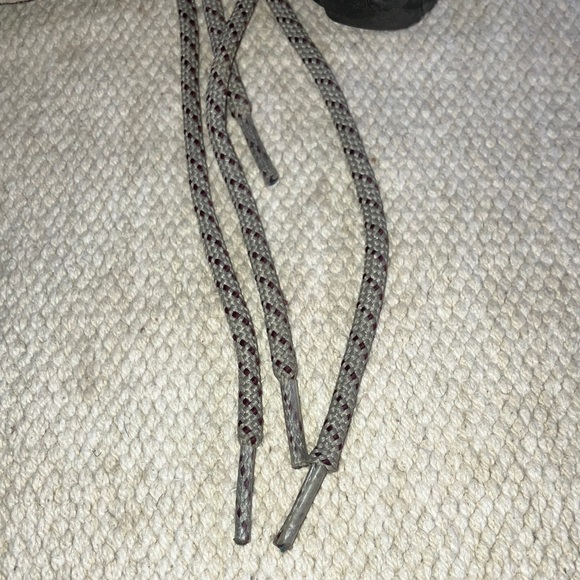 Hi-Tec Women's 7 1/2 hiking waterproof athletic walking Shoes - Picture 9 of 14